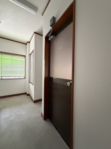 冨永ビルの玄関|北側事務所入口