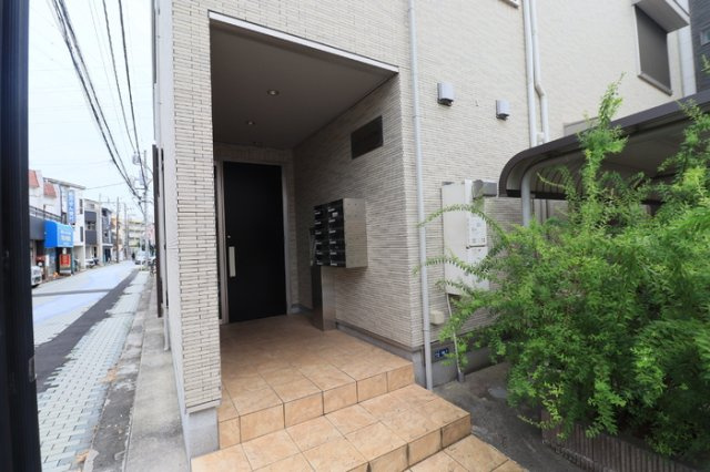 フェリーチェ新川崎のエントランス