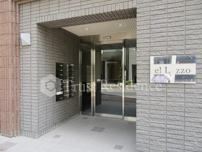 【エントランス】 | エルラッソ入谷 | エントランス前