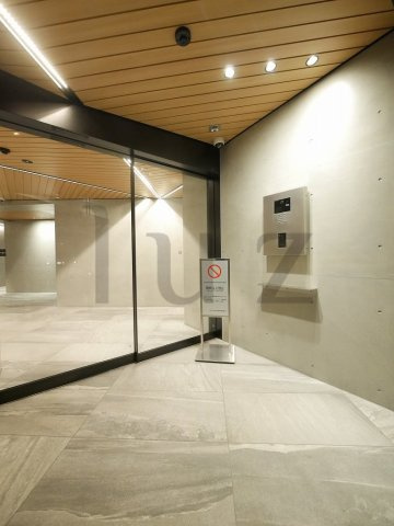 エール横浜吉野町のエントランス