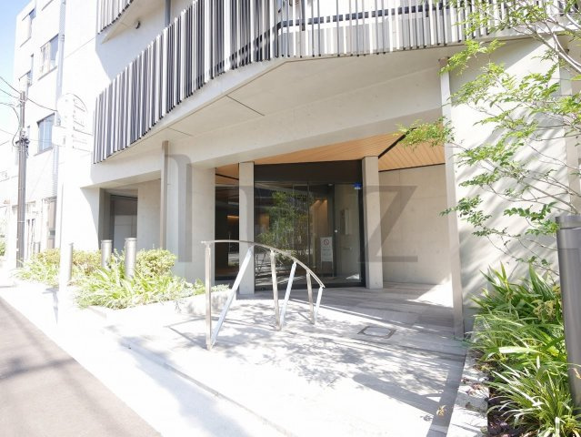 エール横浜吉野町のエントランス