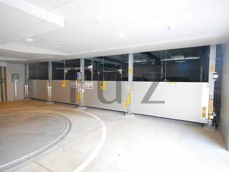 エール横浜吉野町の駐車場
