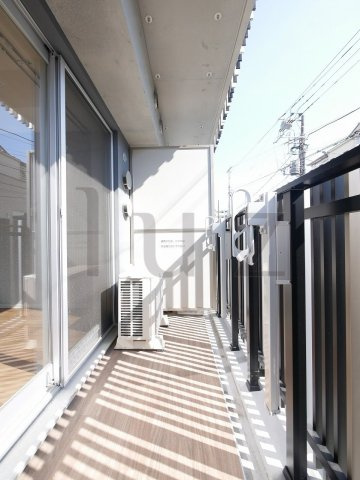 エール横浜吉野町のバルコニー