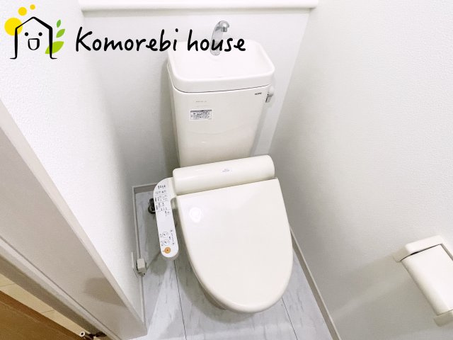 上尾市浅間台3丁目　中古戸建のトイレ|26.9.11