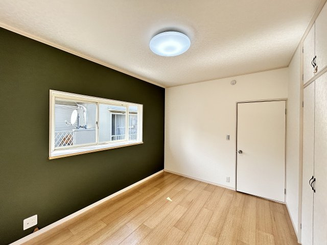 久喜市栗橋東6丁目の洋室|アクセントクロスを各部屋にしているので、お洒落ですね！