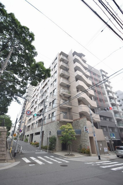 アリス・マナーガーデン谷町の外観