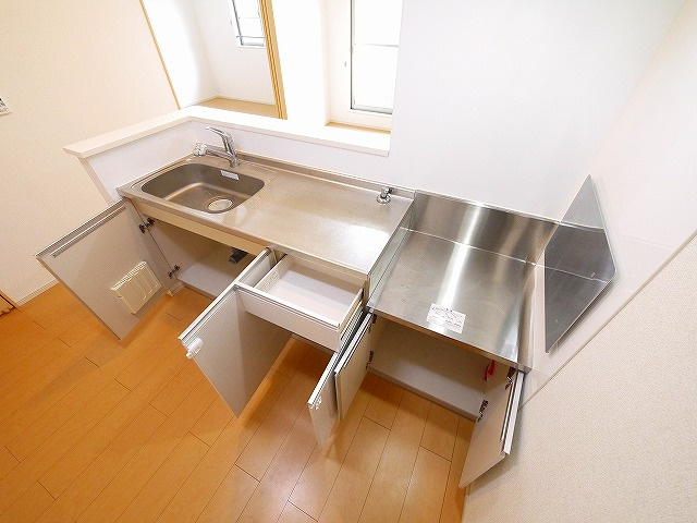 グレイス新のキッチン|コンパクトなキッチンで掃除もラクラク