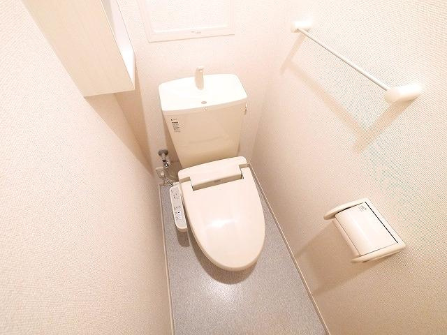 グレイス新のトイレ|落ち着いた色調のトイレです