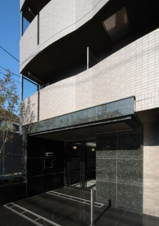 【エントランス】ルーブル駒沢大学参番館