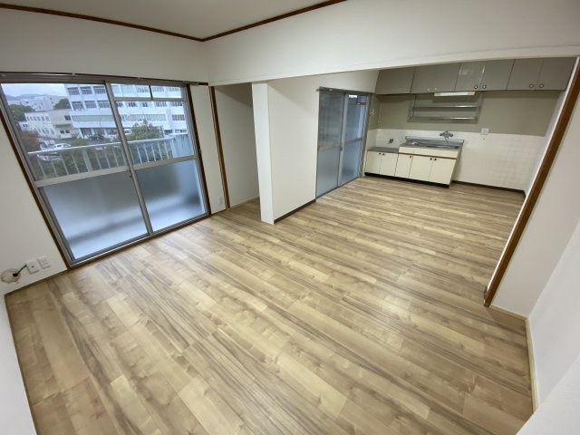 フォーサイト紫R・View terraceの居間・リビング|ゆったりとしたリビングです