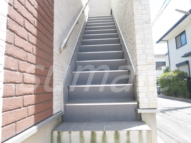 アークプレス神谷のその他共用部分|お部屋に上がる階段です☆