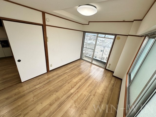 アーバンライフ 7THの居間・リビング|イメージ（同建物内別部屋の写真です）