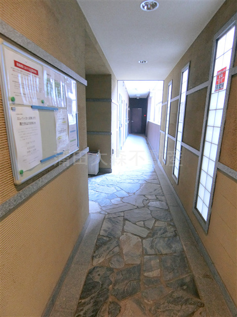 マニパレス羽田のその他共用部分|1階共用廊下