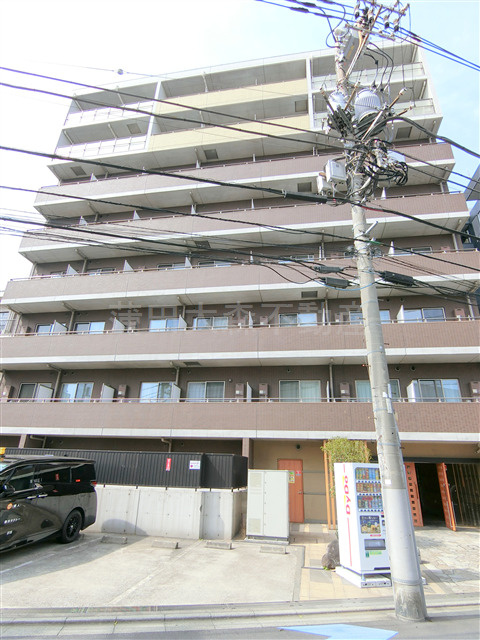 マニパレス羽田の外観|2008年9月築　RC鉄筋コンクリート造地上8階建て1K～1LDK総戸数48戸　
オートロック宅配BOXゴミ捨て場　東京都大田区大森南2丁目

