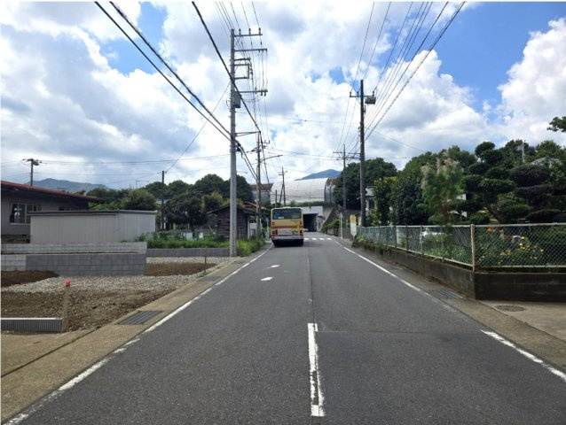 【前面道路含む現地写真】 | ◇◆伊勢原市上粕屋 新築戸建 全2棟【1号棟】◆◇