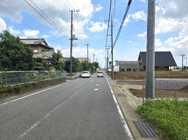 【前面道路含む現地写真】 | ◇◆伊勢原市上粕屋 新築戸建 全2棟【1号棟】◆◇