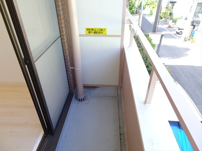 荒井ハイツのバルコニー|お洗濯にも便利なバルコニー付き