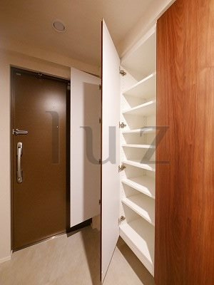 スプランディッド新横浜の玄関
