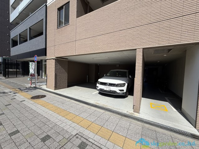 アトランティス本厚木Ⅱの駐車場
