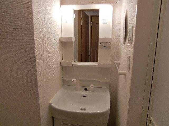メルヴェーユの洗面所|シャワー付き