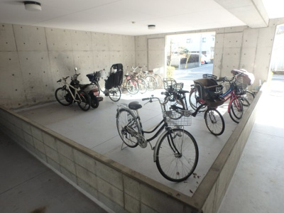 【その他共用部分】 | ベルパレス高木 | 自転車置場