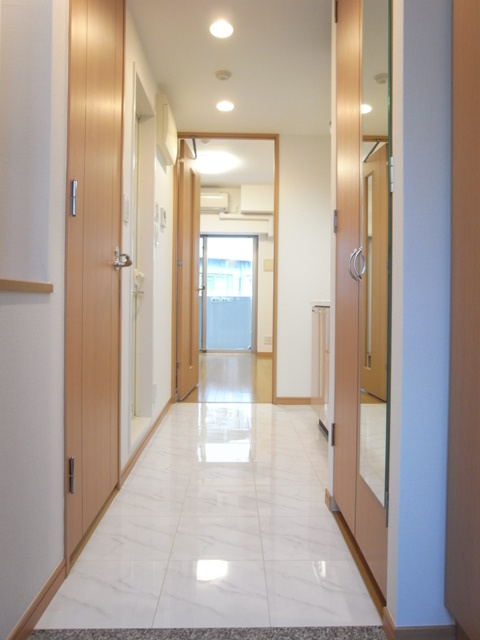 パレステュディオ中目黒の玄関|同タイプ別住戸写真となります。現況と異なる場合がございます。