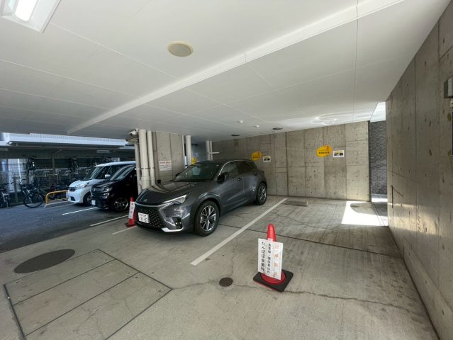 KDXレジデンス難波南の駐車場