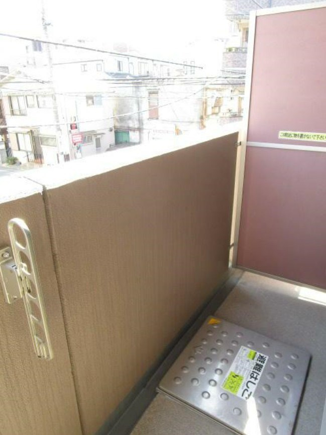 杉並区和田１丁目の賃貸マンションのバルコニー
