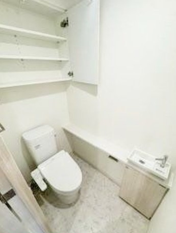 墨田区吾妻橋２丁目の賃貸マンションのトイレ