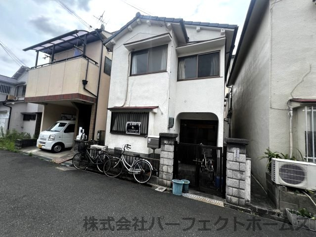 羽曳野市高鷲５丁目中古戸建の前面道路含む現地写真