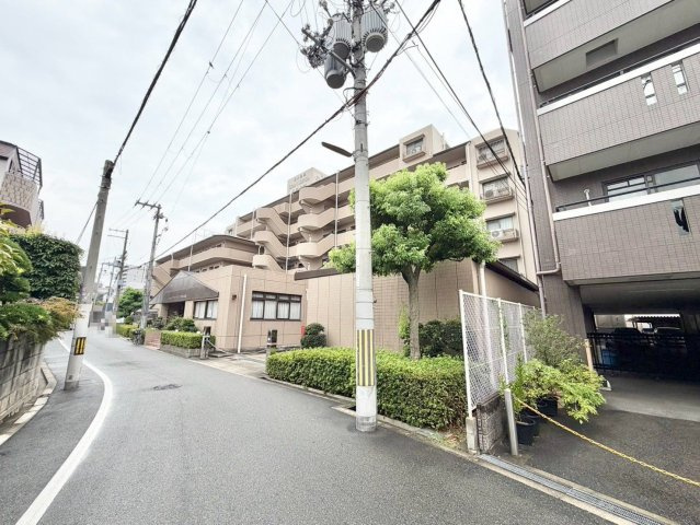 阪神住建グランソフィア長居公園の外観|２ＳＬＤＫの暮らしやすいお住まい☆お子様のお部屋や趣味のお部屋もご用意いただけます♪