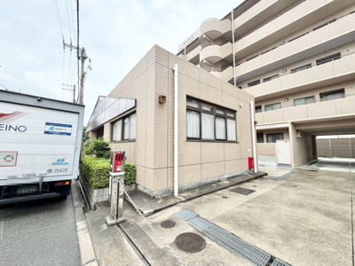 【外観】 | 阪神住建グランソフィア長居公園 | 廊下に棚完備！小物を置けるスペースもありますので、自分好みの空間に出来ます♪