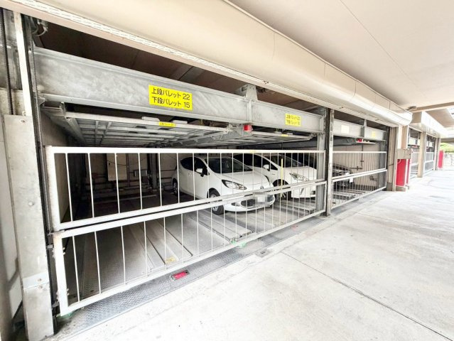 阪神住建グランソフィア長居公園の駐車場|【駐車場】敷地内駐車場ございますよ！空き状況確認必要です！詳しくは担当までお問い合わせください！