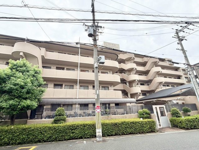 阪神住建グランソフィア長居公園の外観|浴室乾燥機新調！雨の日でもお洗濯が出来るのはポイントですね♪