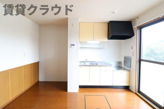 スカイクルーズの居間・リビング|落ち着いた色合いのおしゃれなお部屋♪