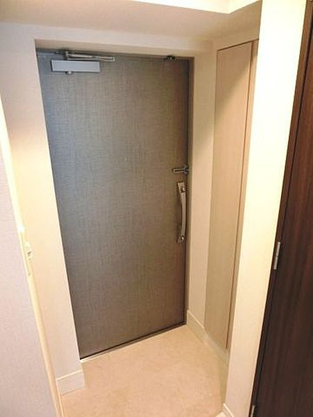 S-RESIDENCE雑司が谷の玄関