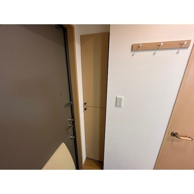 パインコートの玄関