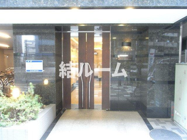 板橋区板橋２丁目の賃貸マンションのエントランス