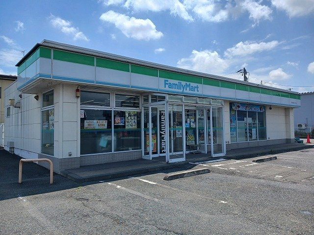 アーバンコートⅡ・Ｂの周辺|ファミリーマートまで800m