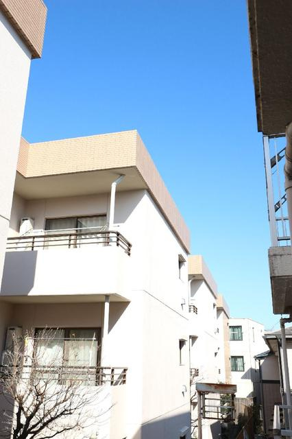 調布市国領町１丁目の賃貸マンションの外観