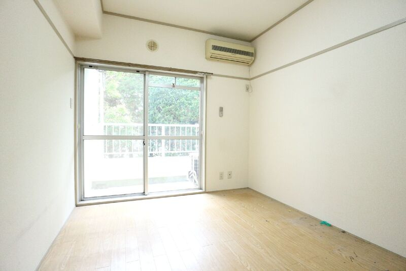 調布市国領町１丁目の賃貸マンションの居間・リビング