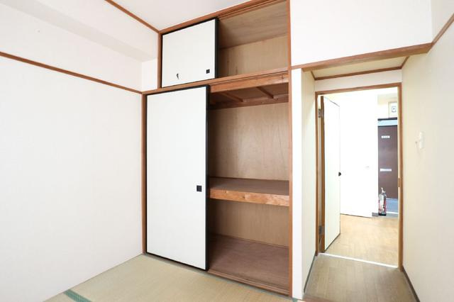 調布市国領町１丁目の賃貸マンションの収納