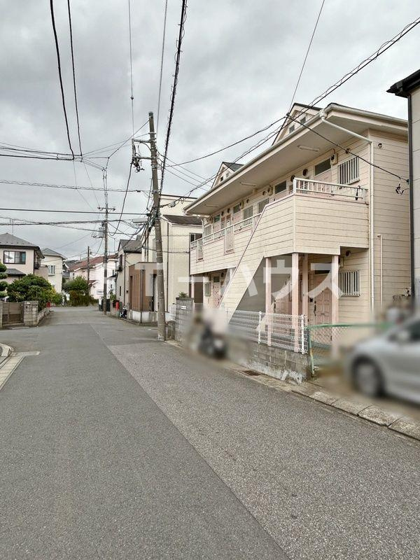 b’CASA京成大久保Ⅲre-bornの駐車場