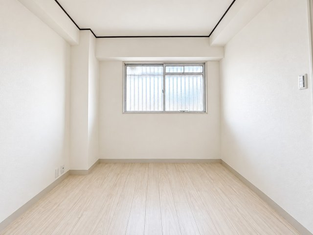 ネオライフマンション高槻の洋室