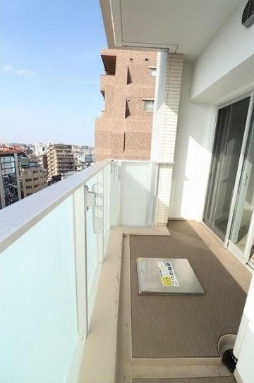中野区本町４丁目の賃貸マンションのバルコニー