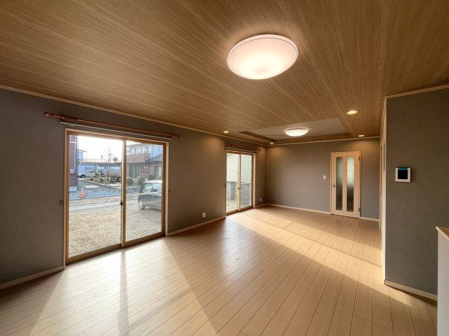 大崎市古川大奥防の居間・リビング|落ち着いた雰囲気でお寛ぎください