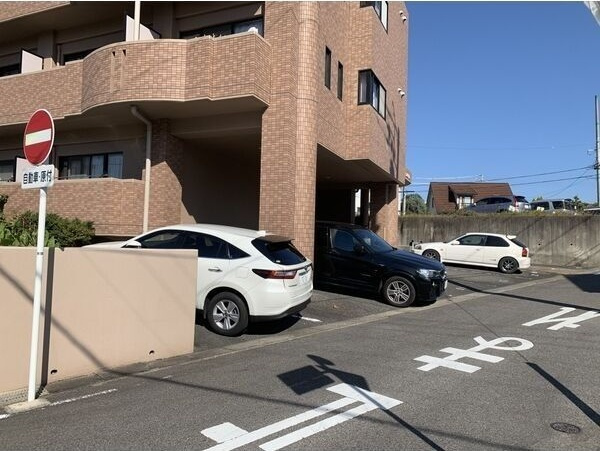 ハースヒルズの駐車場