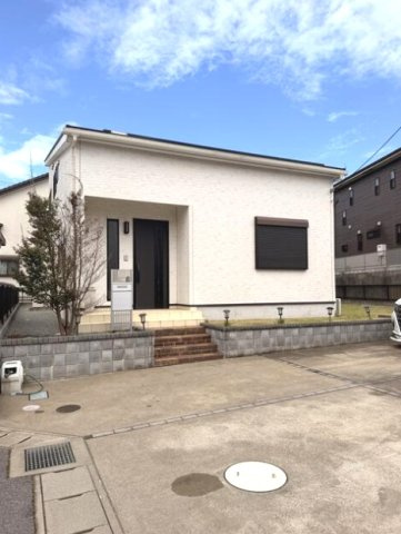 八街市八街に　中古戸建の外観|敷地約107坪4台可オール電化太陽光発電15.61Wパナソニック上下水JR総武本線八街駅徒歩約12分