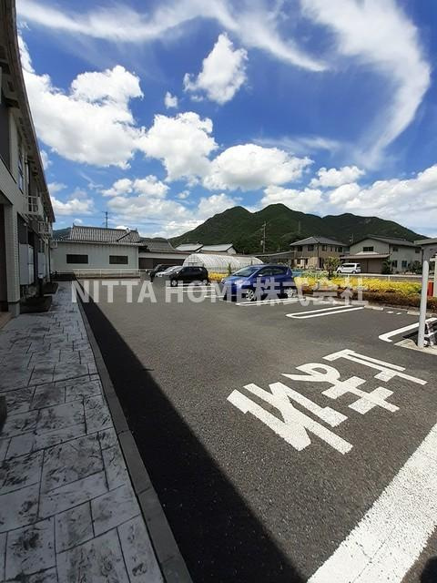 丹波市氷上町新郷のアパートの駐車場|敷地内駐車場になります◎