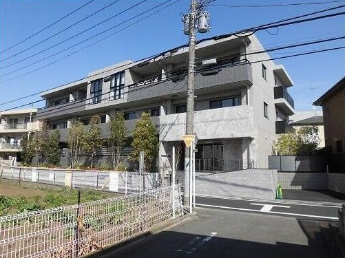 【外観】 | パレステージ鷺宮 | 鉄筋コンクリート造のがっちりとした建物。